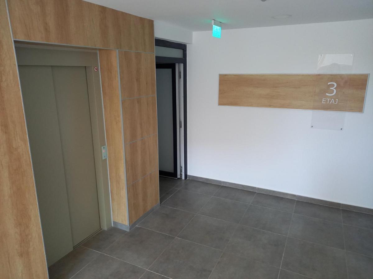 Lavanda Apartment Oradea Buitenkant foto